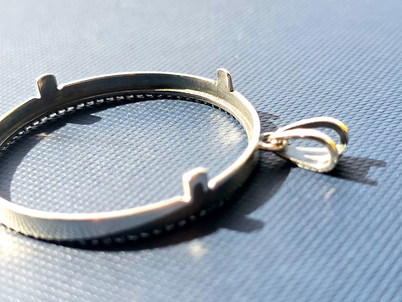 925 Sterling Silver Prong Back Illusion Edge Bezel for 34mm Mexican 1 Peso Coins