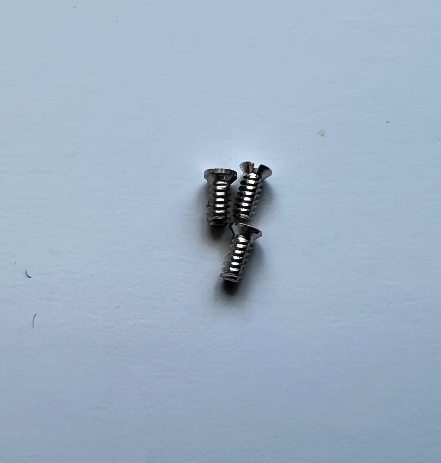 Piaget 18K white gold screw thread 1.0mm, head 1.4mm, length 2.50mm. 1 unit -#1