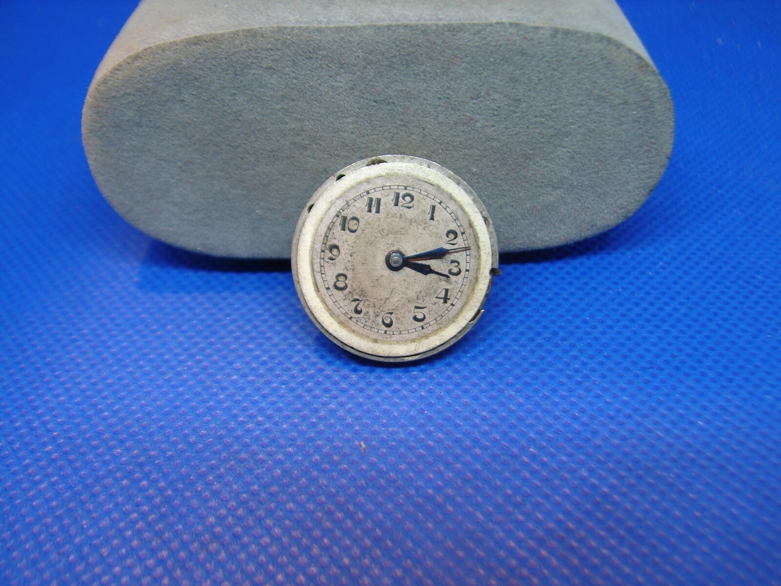 LUOR FACTORY C.F. Co WRISTWATCH MOVEMENT PARTS OR REPAIR! b3x7