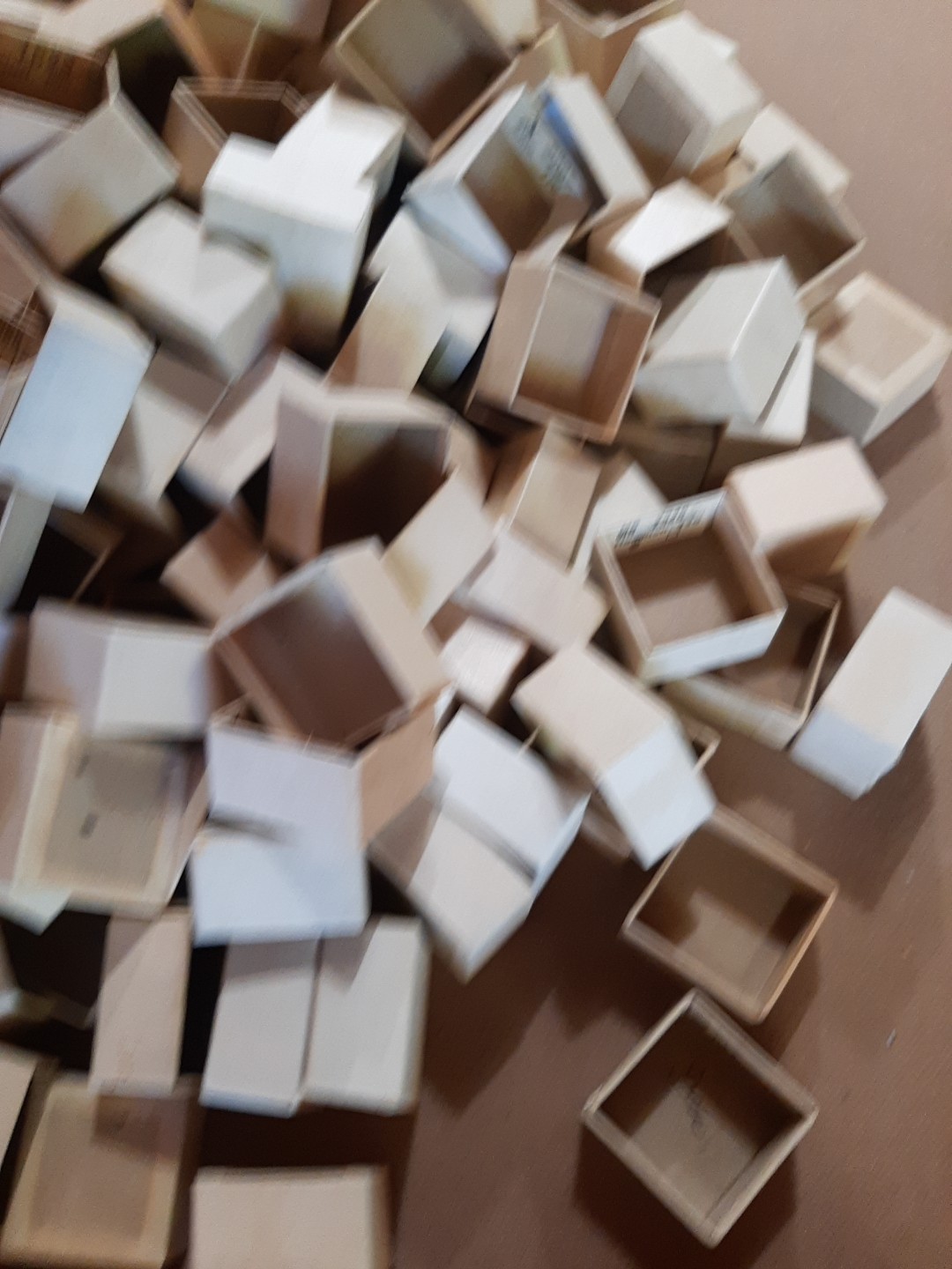 LOT OF 60 PLUS B B GLASS WATCH CRYSTALS WATCHMAKER REPAIR PLUS BOXES