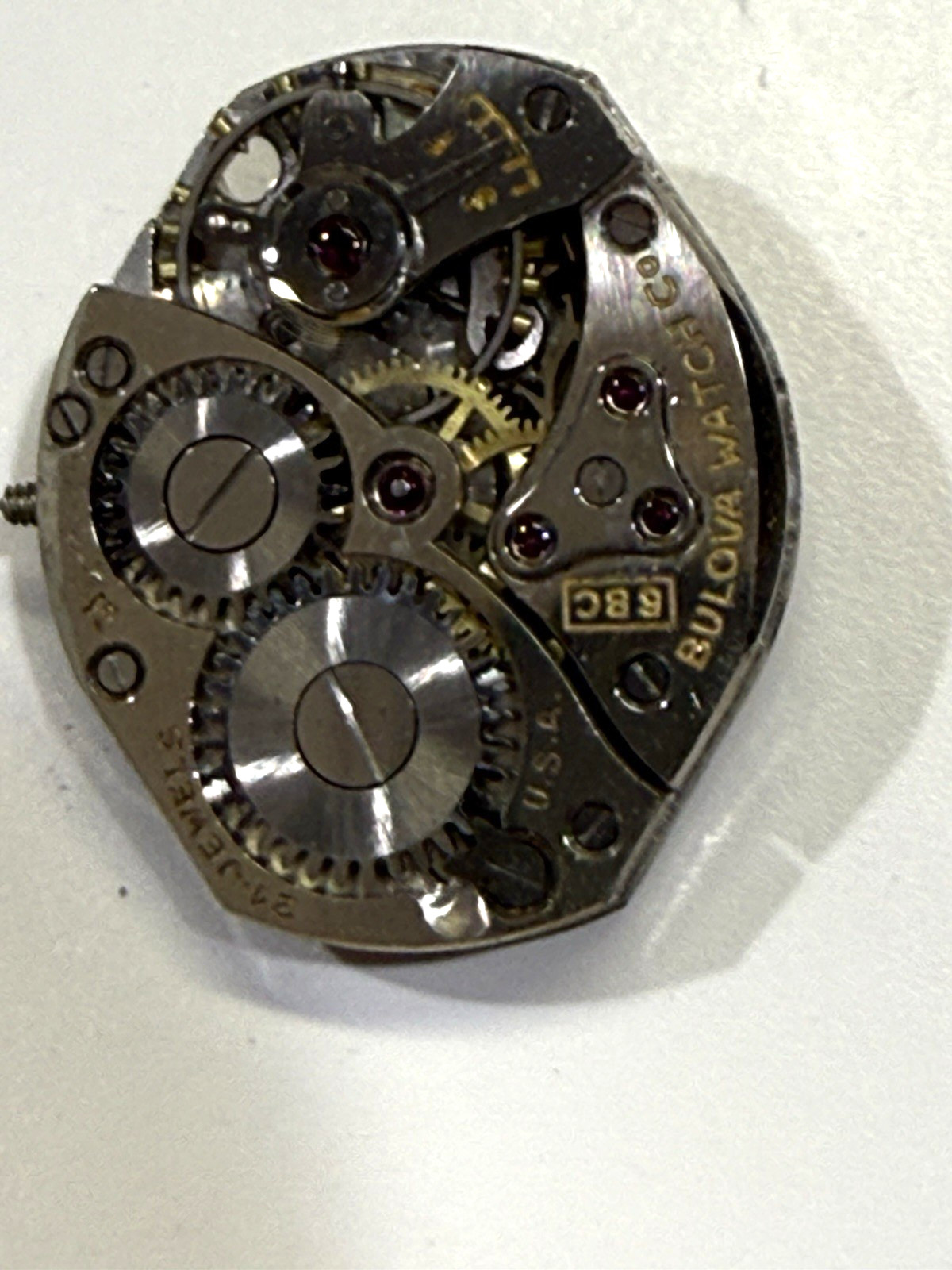 Vintage BULOVA 21 Jewels wind-up watch movement for parts or repair