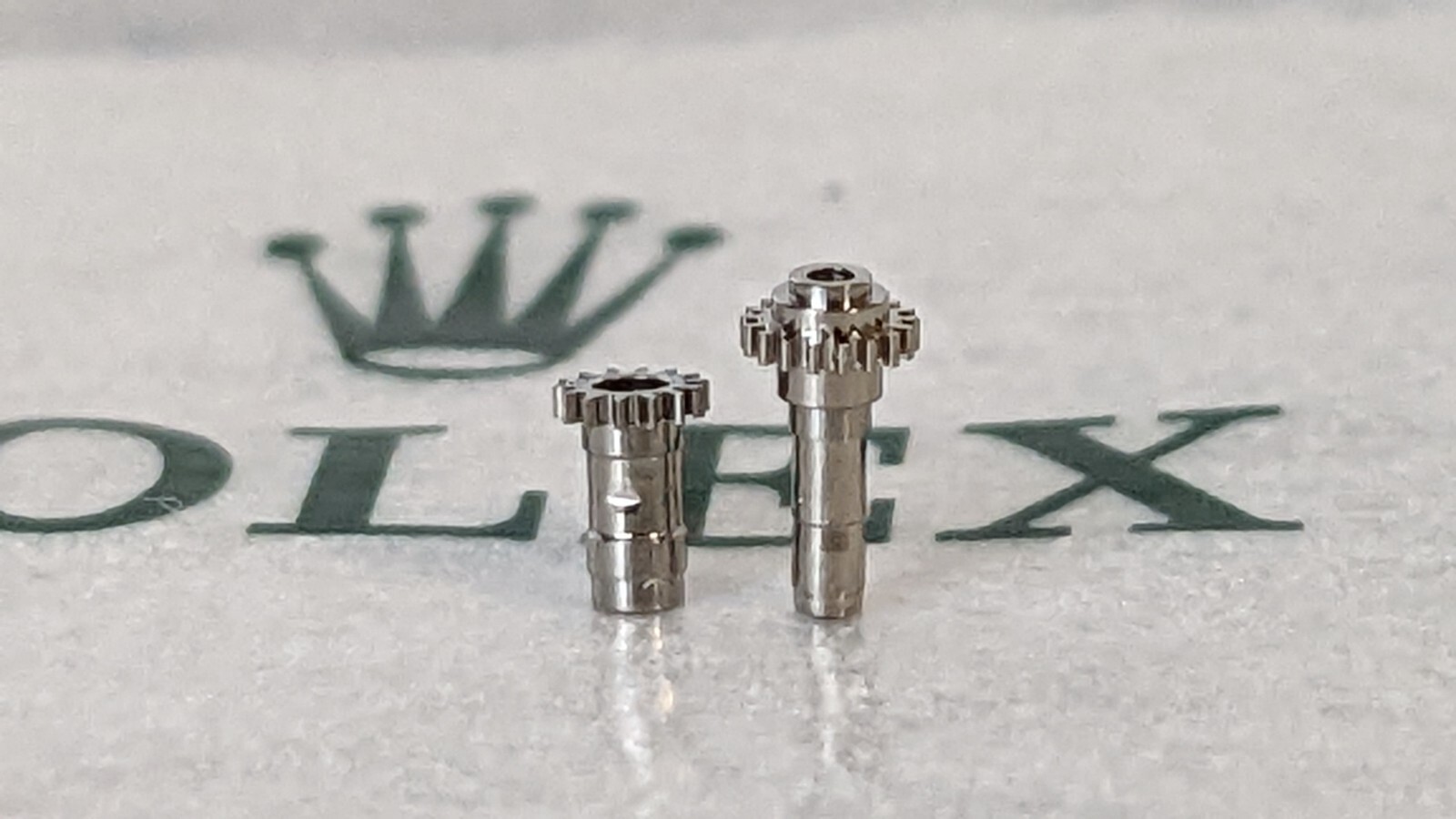 Rolex Genuine 2235-335 Cannon Pinnion With Minute Pinnion New With Open Package