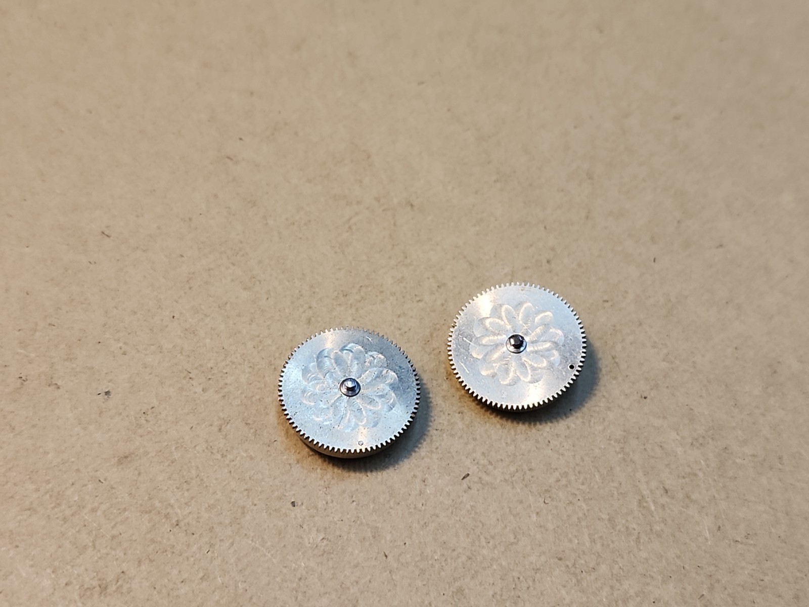 Lot Of 2 Pocket Watch Fancy Mainspring Barrels With Cover And Arbor 12.85mm