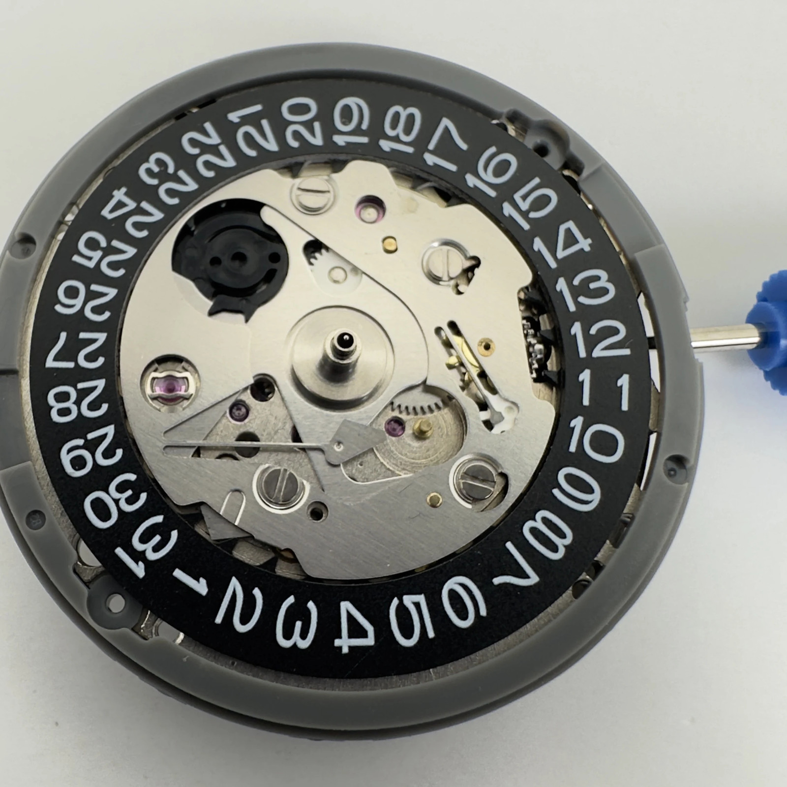 NH35A Movement at 3.0/3.8 O’clock White/Black Datewheel 24 Jewels High Accuracy