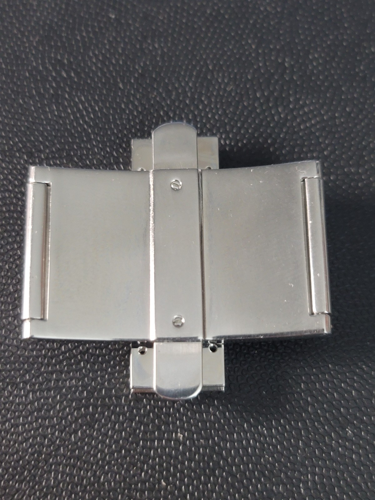 SB5: Genuine Gucci 34mm Stainless Deployant Clasp | OEM 164.7800.2S – NOS Sealed