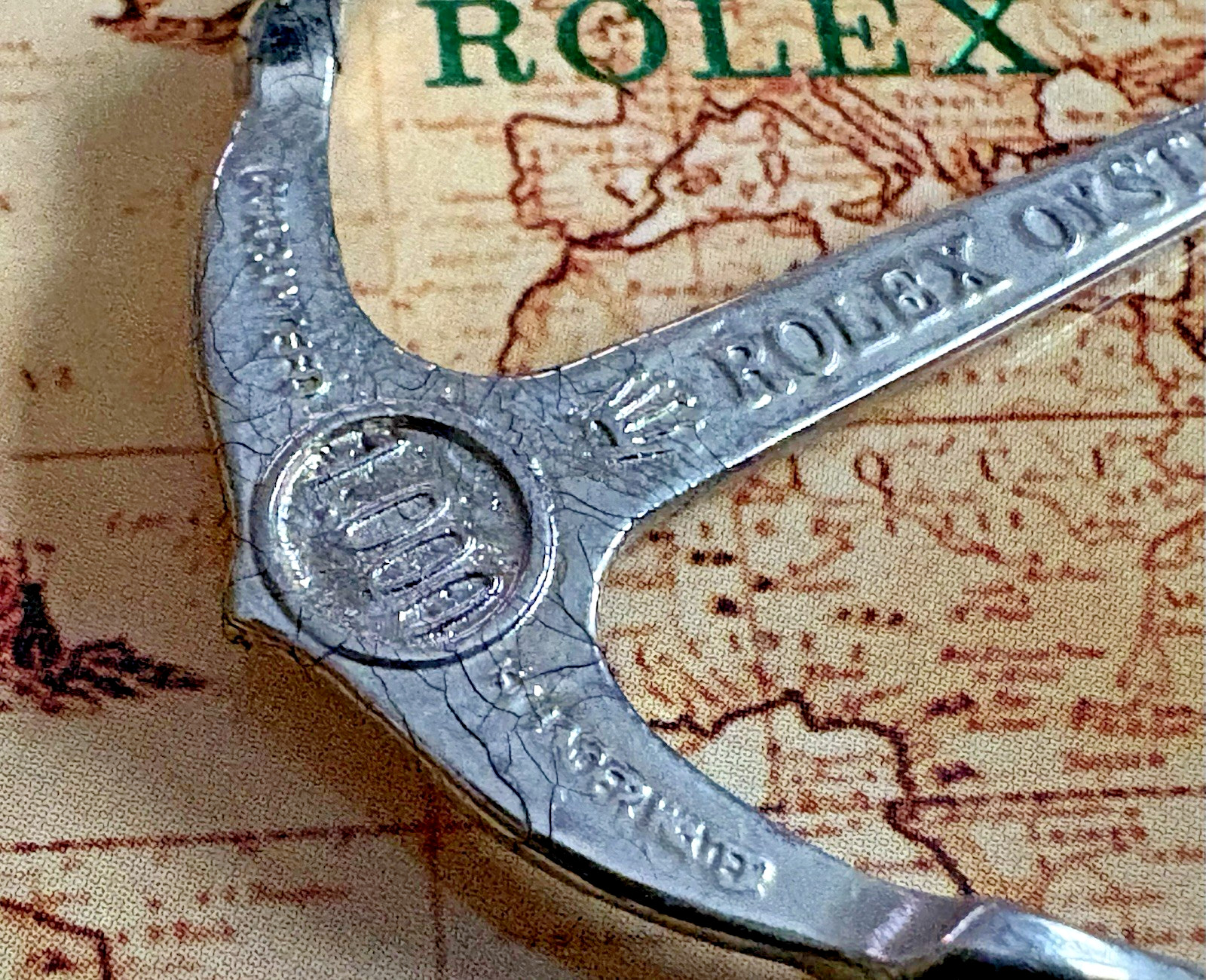 ROLEX SUBMARINER 16610 14060 Anchor 300 Metres 1000 Feet DAMAGED – NO CHAIN OEM