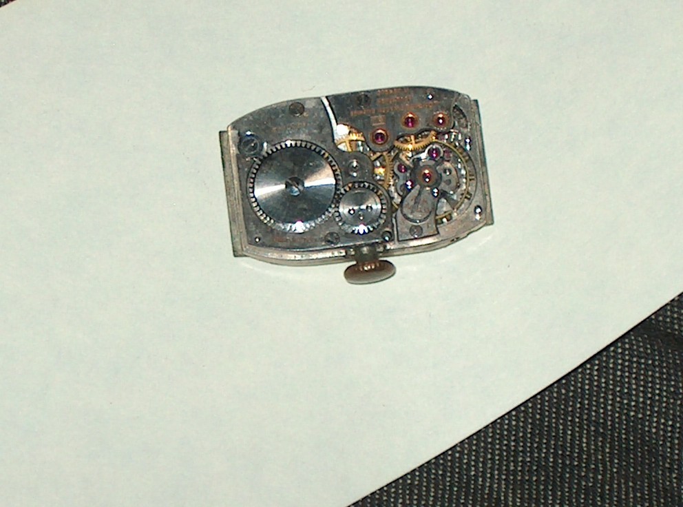 VINTAGE MENS LONGINES WATCH MOVEMENT, CAL 9L,PARTS RESTORE.LOT 33