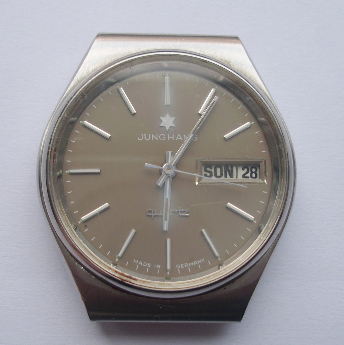 Junghans 667.30 Quartz German wrist watch Not Runing movement for parts only