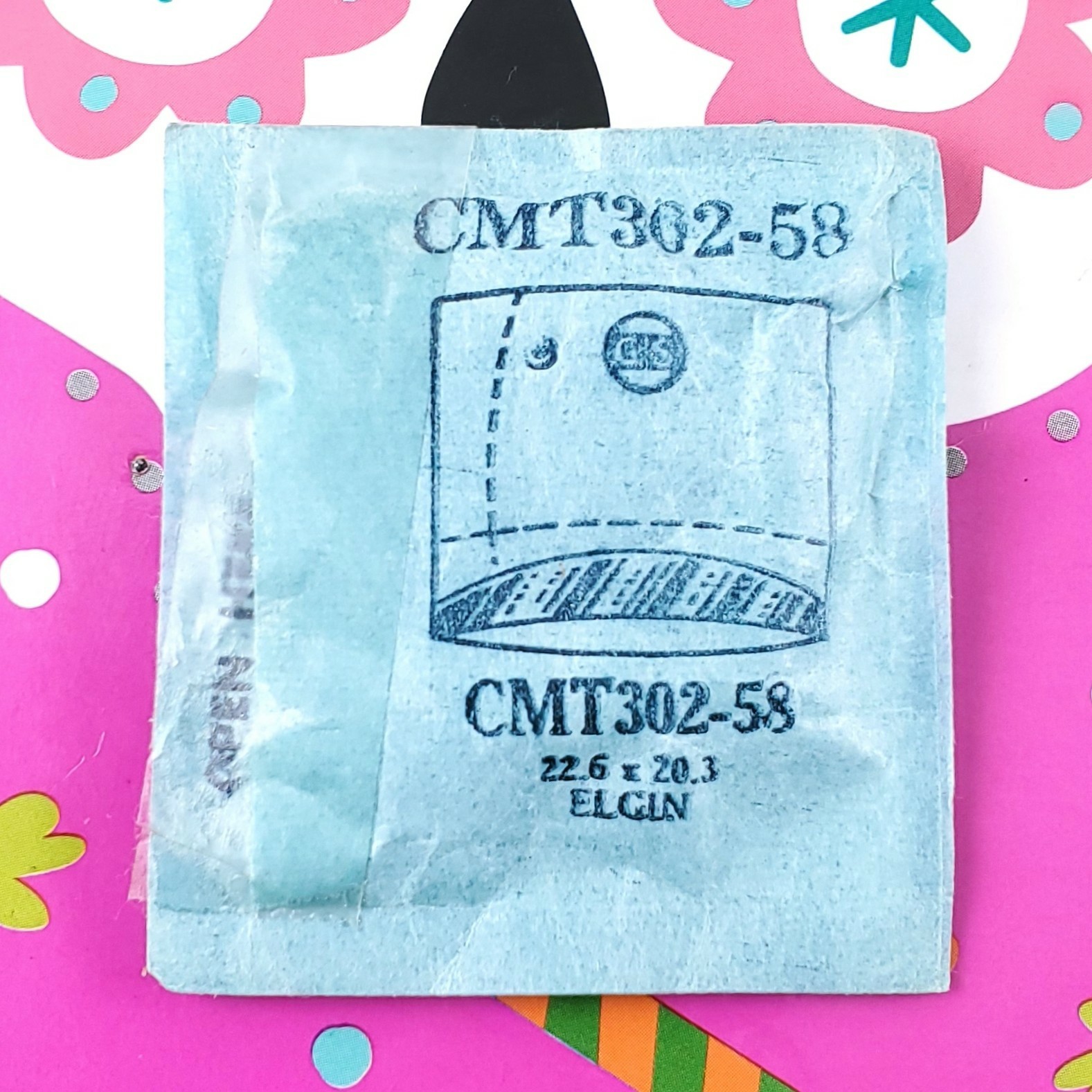 Vintage GS CMT302-58 Elgin Crystal. 22.6 x 20.3