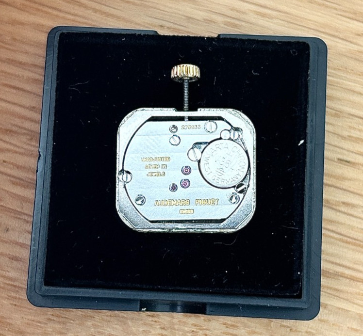 A Vintage Audemars Piguet Quartz “Tapisserie” Wristwatch Dial & Movement.