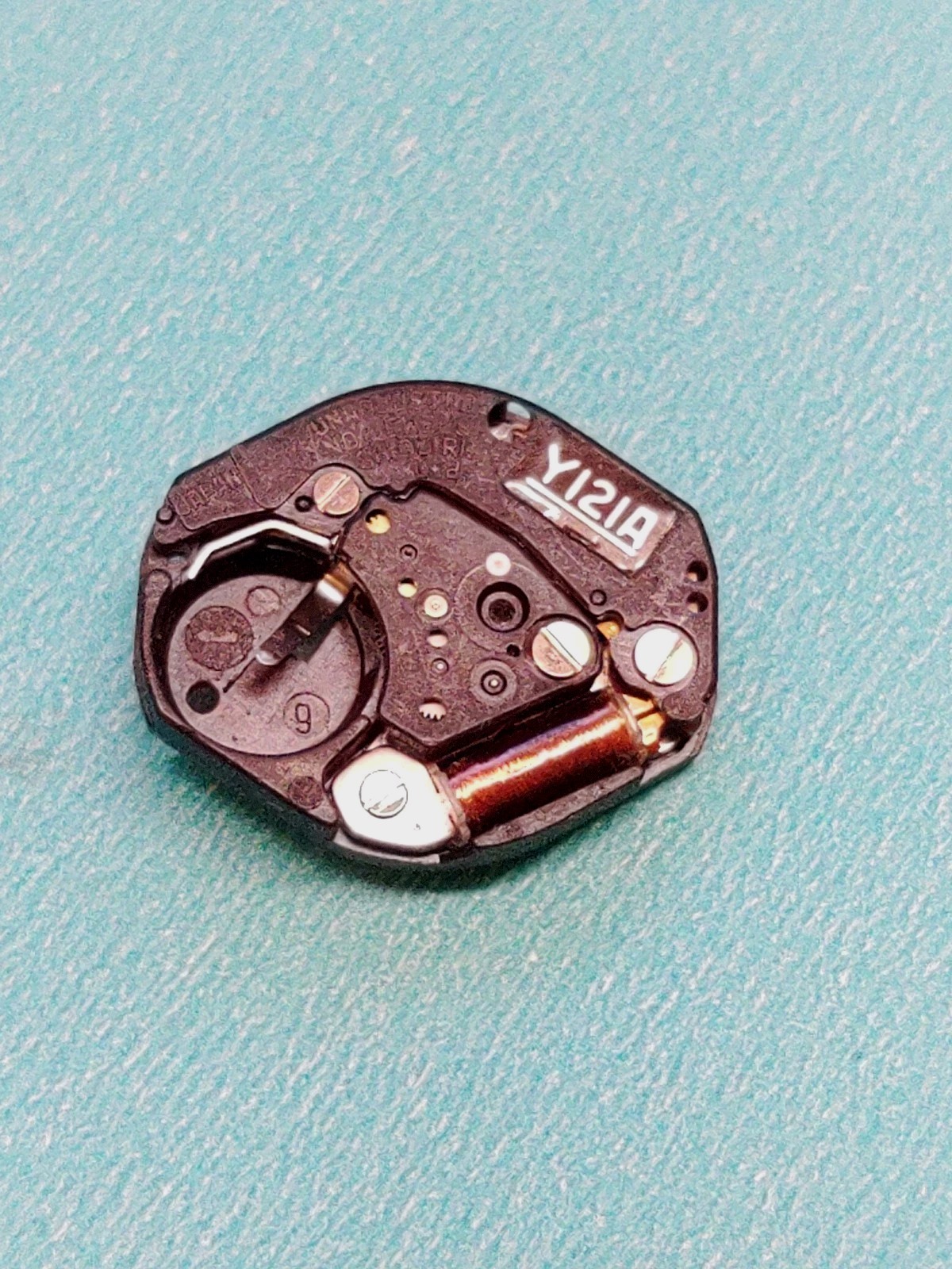 ShioJiri Y121A Quartz Movement. 3 Hand. Sets, Runs, Keeps Time 24 Hrs.