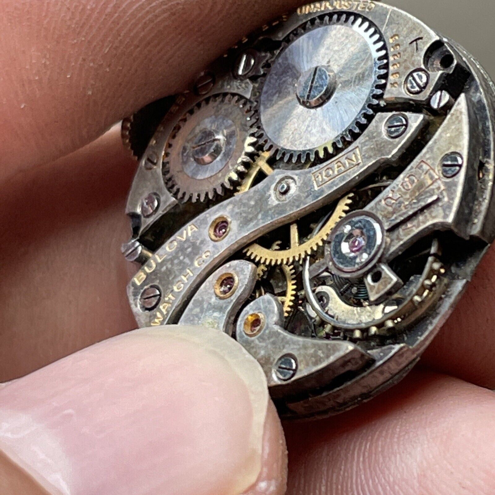 Vintage Bulova Watch Co. Swiss Fifteen Jewel Unadjusted Movement