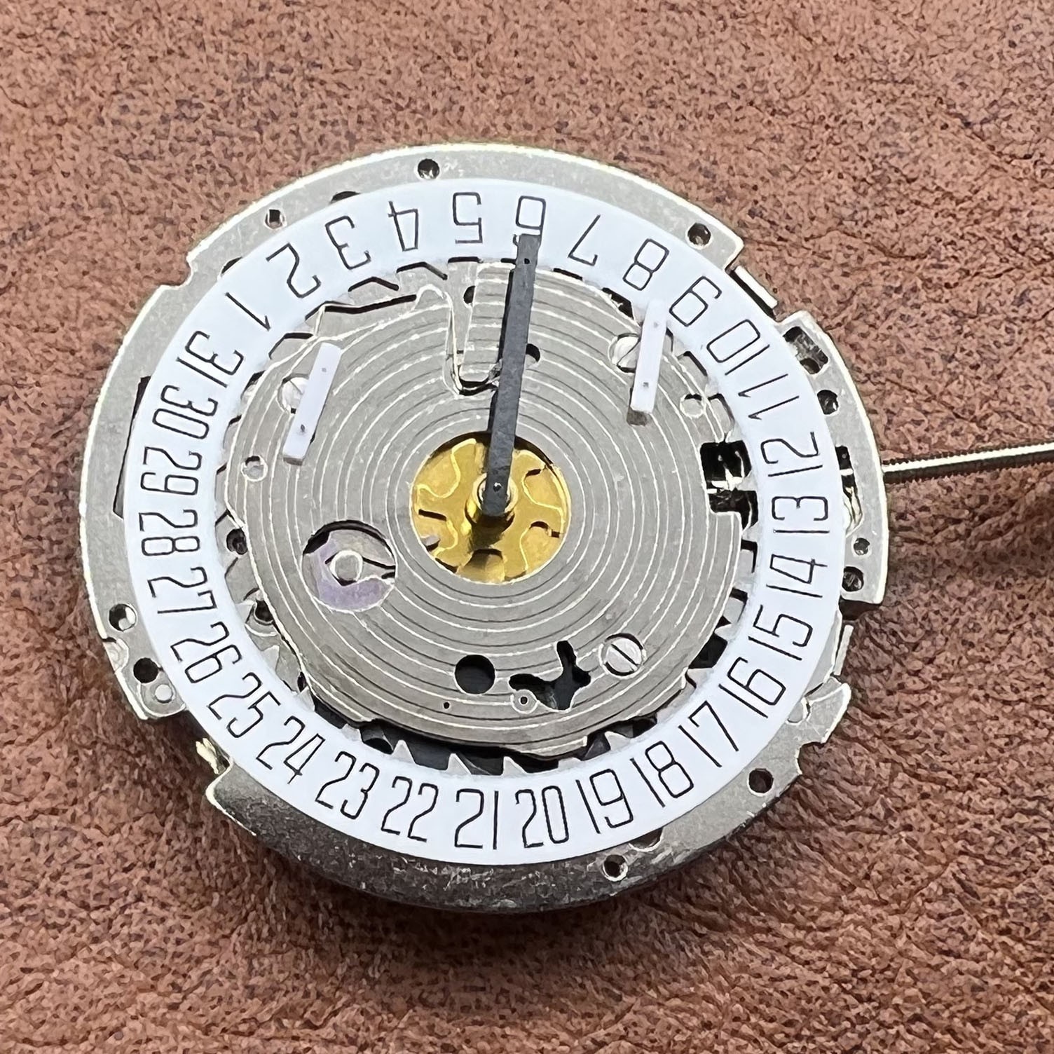 Swiss Made Silver ISA 8171 Quartz Movement 5 Hands Date At 6 White Disk