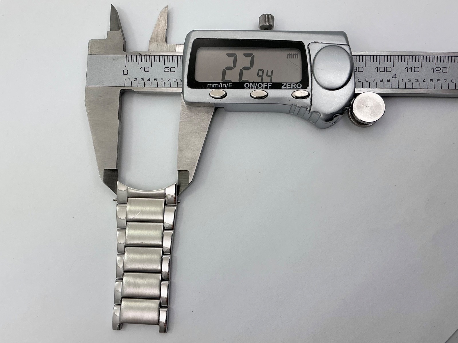 Citizen Caseback 8729-S093015 CONTINUOUS Partial Band Stainless Steel