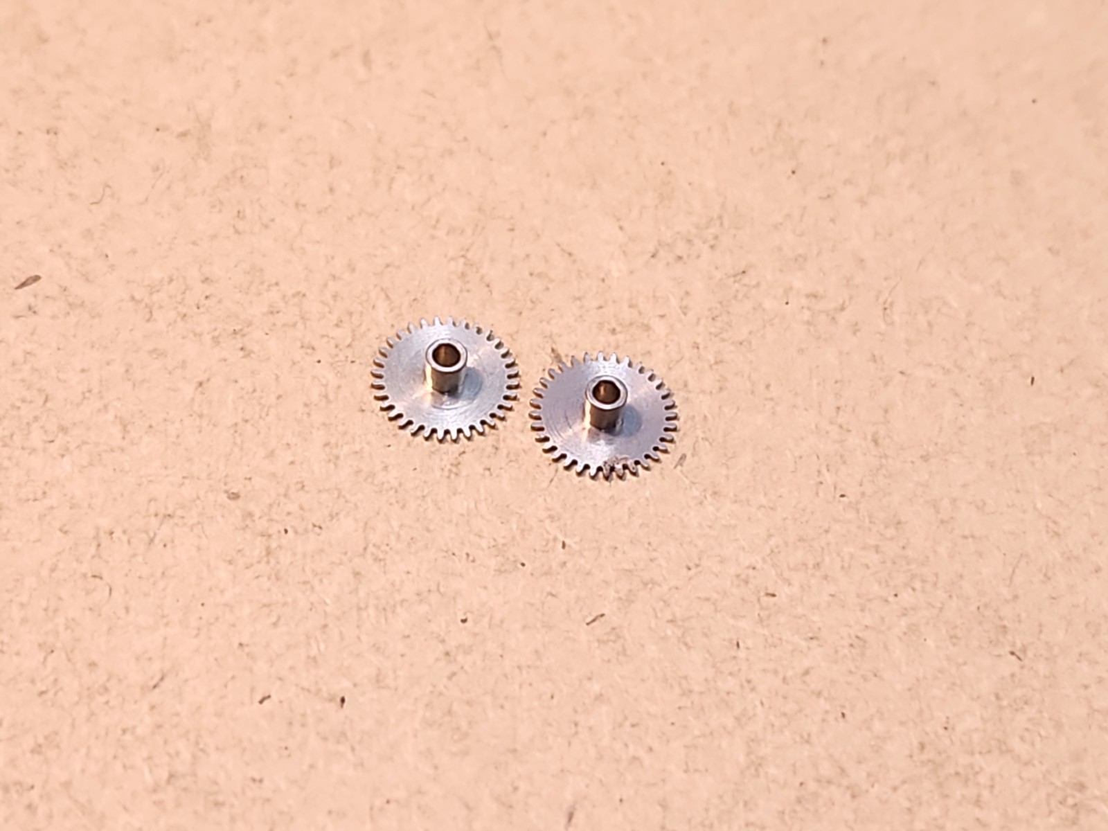 Lot Of 2 NOS Accutron 218-219 PN 110-2 Hour Wheel 1.5mm Ht 2180-2183-2191 Parts