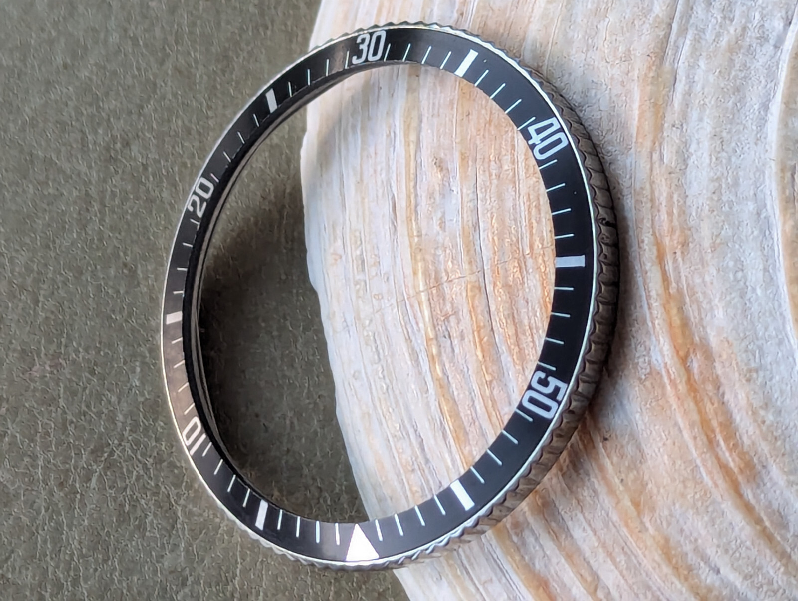 Vintage 1960’s Caravelle Sea Hunter Diver SS Bezel/Black Insert/Tension Spring