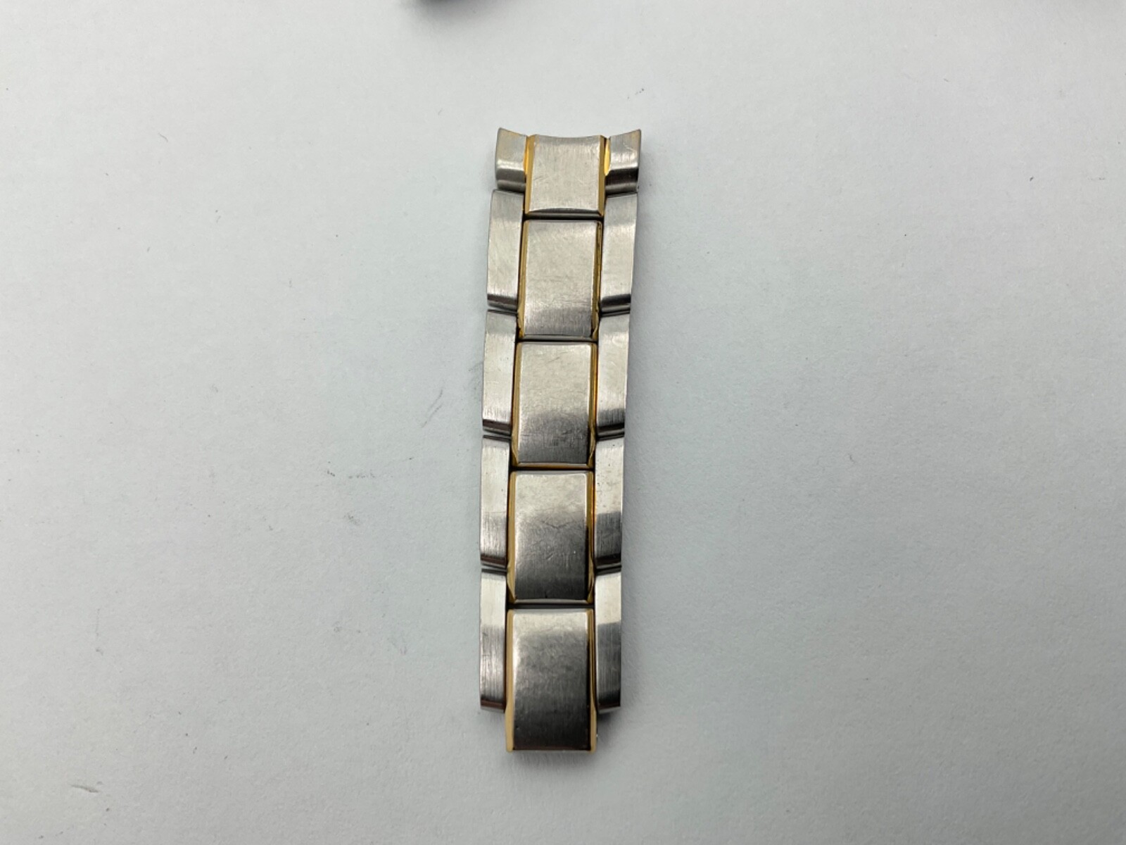 Ladies Movado 85-G4-825 CONTINUOUS Partial Band 85 G4 825 Stainless Steel gold