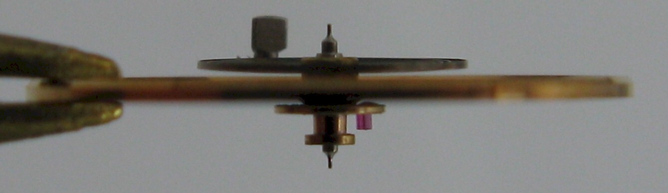 Omega 560 17 jewels Watch movement part 1327 complete balance wheel