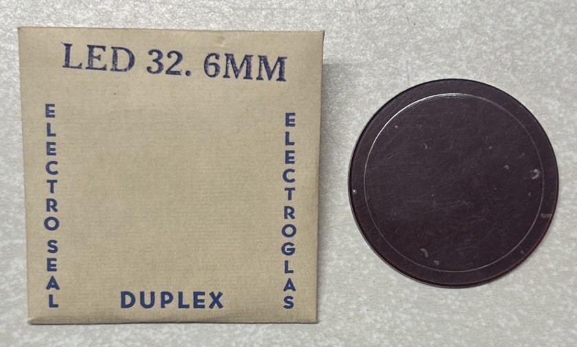 Vintage Glasflex Corp. Electroglas Electroseal LED 32.6MM Red Watch Crystal NOS