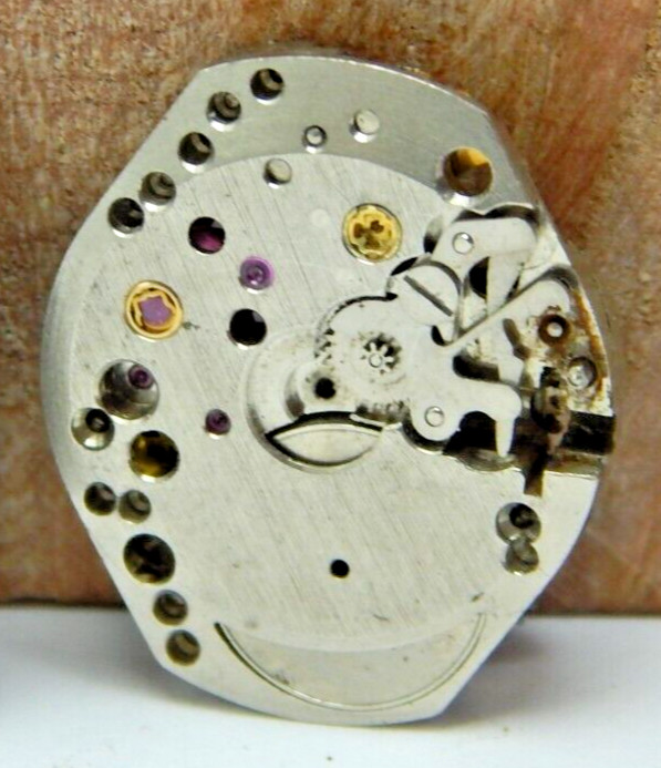 Vintage 1962 Bulova 6CB 17 jewel ladies wrist watch movement with case back