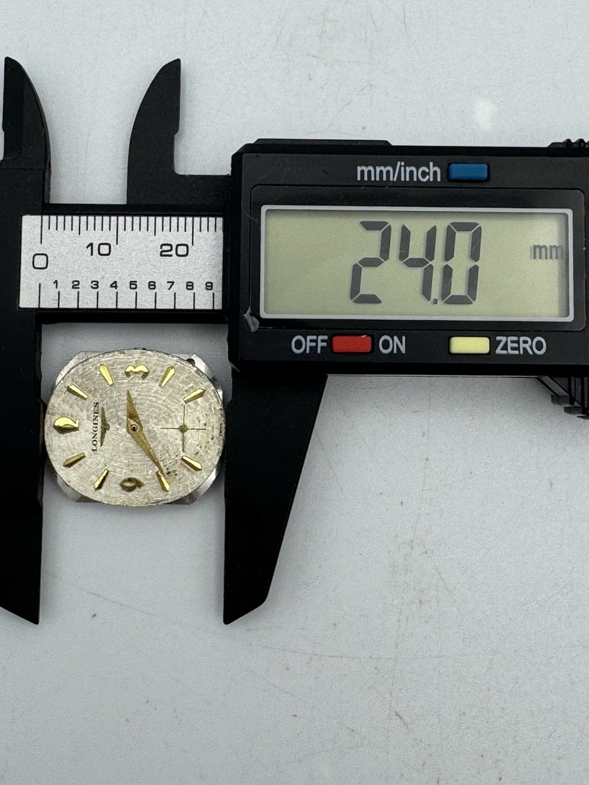 Vintage Longines Cal 370 Wristwatch Movement For Parts Or Repair