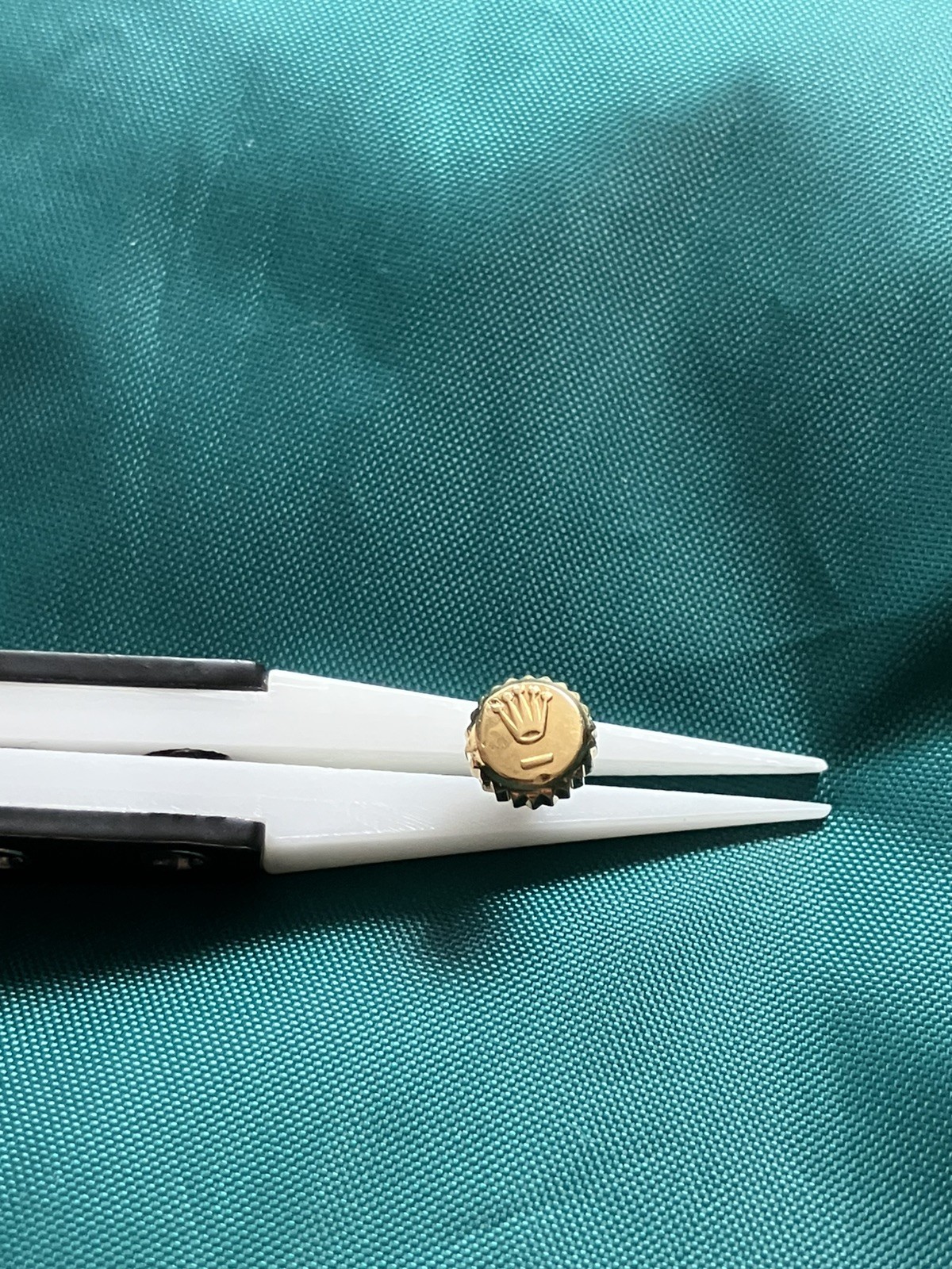 Genuine Rolex 18K Yellow Gold 6mm Crown for 36/41 Datejust etc..Preowned