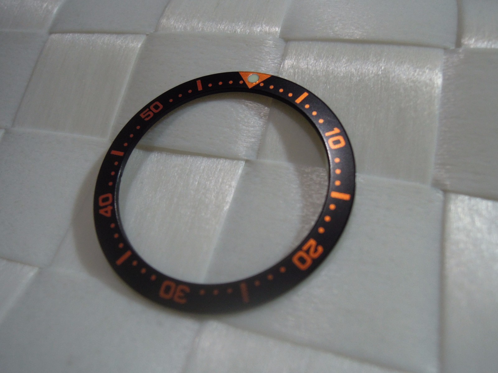 NEW BEZEL INSERT BLACK/ORANGE 33.5MM DIVERS MEDIUM SKX013(7S26-0030) / 4205-0150