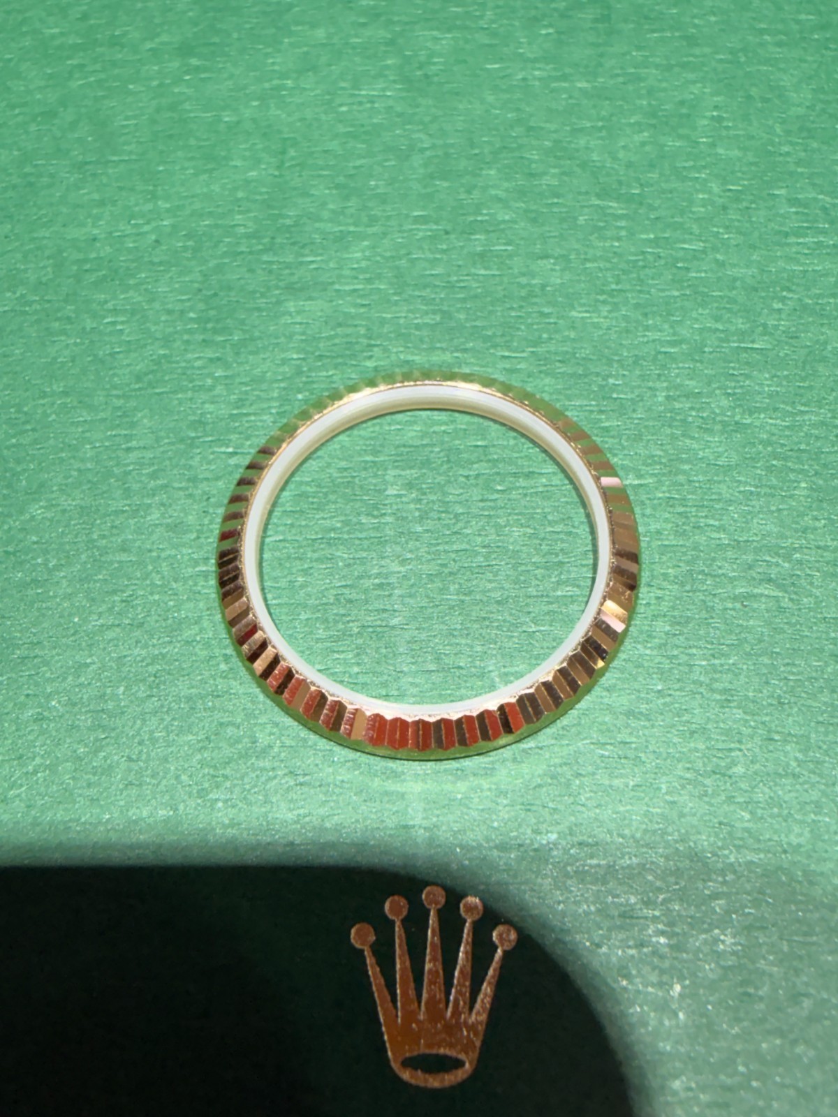 ROLEX FACTORY 18K FLUTED BEZEL FOR LADIES 26MM MODELS