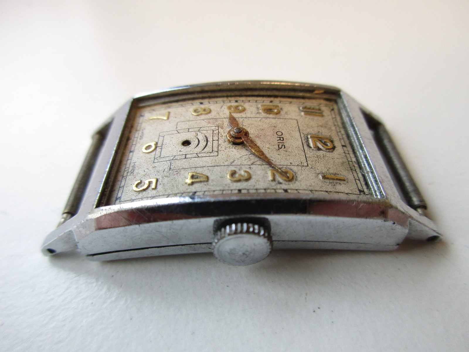 Oris cal. 491 Swiss watch movement in case – for parts