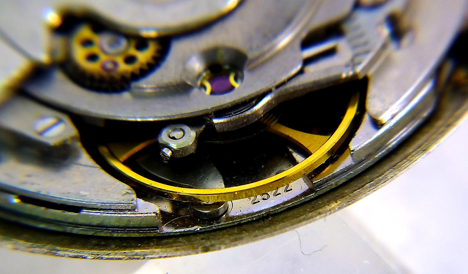 Vintage 25J ETA 2522 Automatic Movement w/Date Wheel/Window – GOOD Balance/Staff