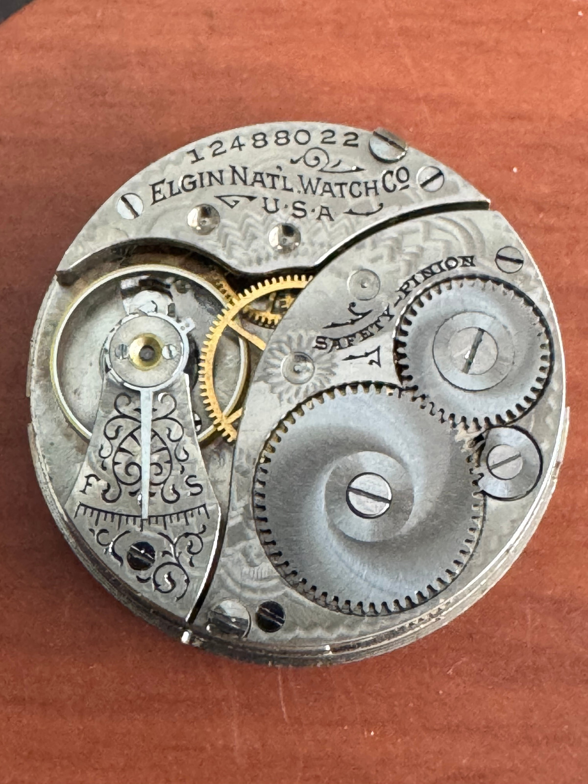 VINTAGE 0 SIZE ELGIN POCKET WATCH MOVEMENT GR. 320 FANCY DIAL KEEPING TIME