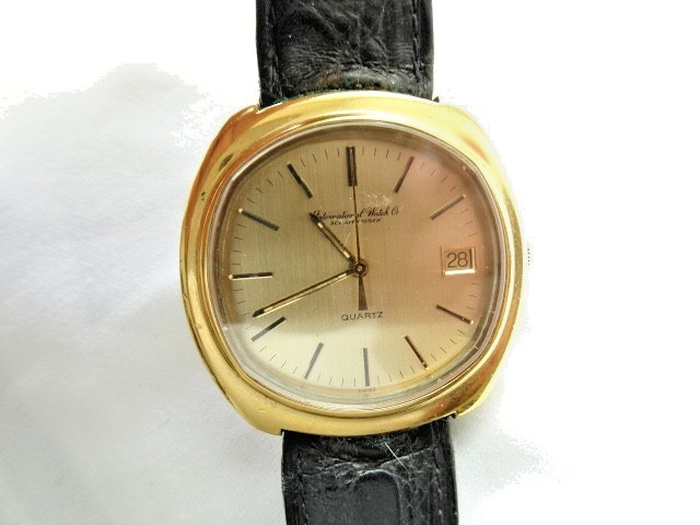 IWC Jumbo Ref. 3072 features a 38 mm cushion case Quartz Crown buckle Original