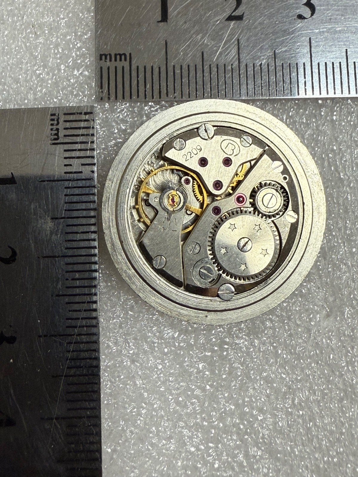 VINTAGE Vostok Wostok Cal. 2209 USSR SOVIET watch Movement. FOR PARTS