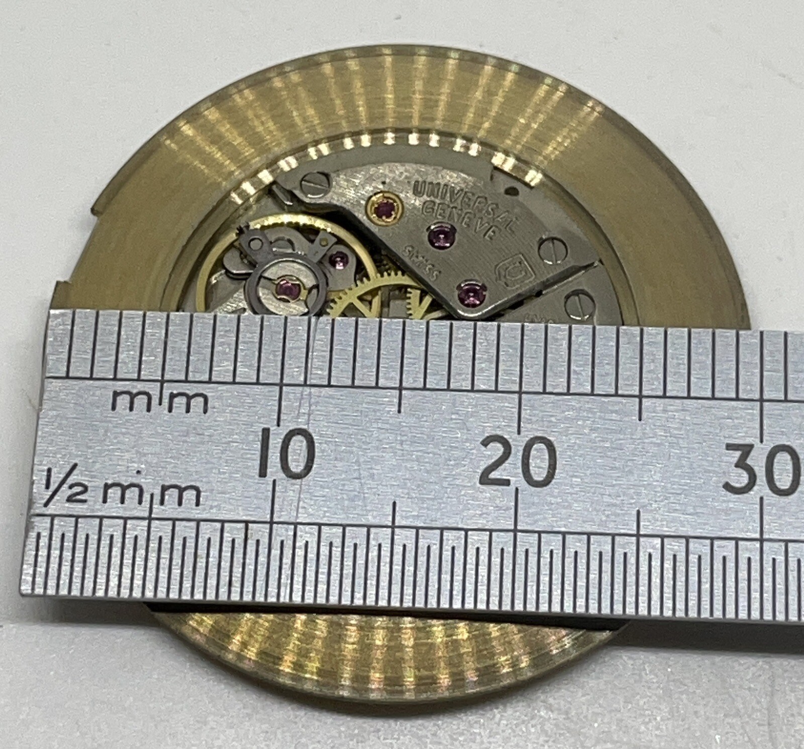 UNIVERSAL GENEVE MOVEMENT 17 Jewels Swiss Runs