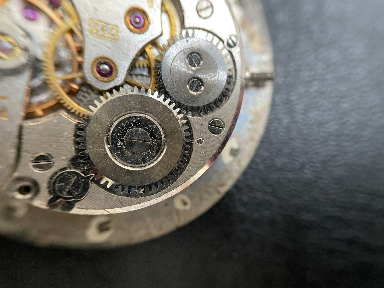 Vintage Longines 23Z 17 Jewels Watch Movement Dial. FOR PARTS. CL43