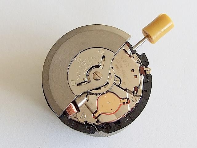 Seiko 5M62A Kinetic watch movement. Spares or repair.