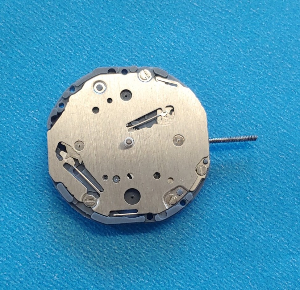 Seiko VD79A Movement. Set & Runs, Coil Good. 3 Oclock Pinion Broken For Parts.