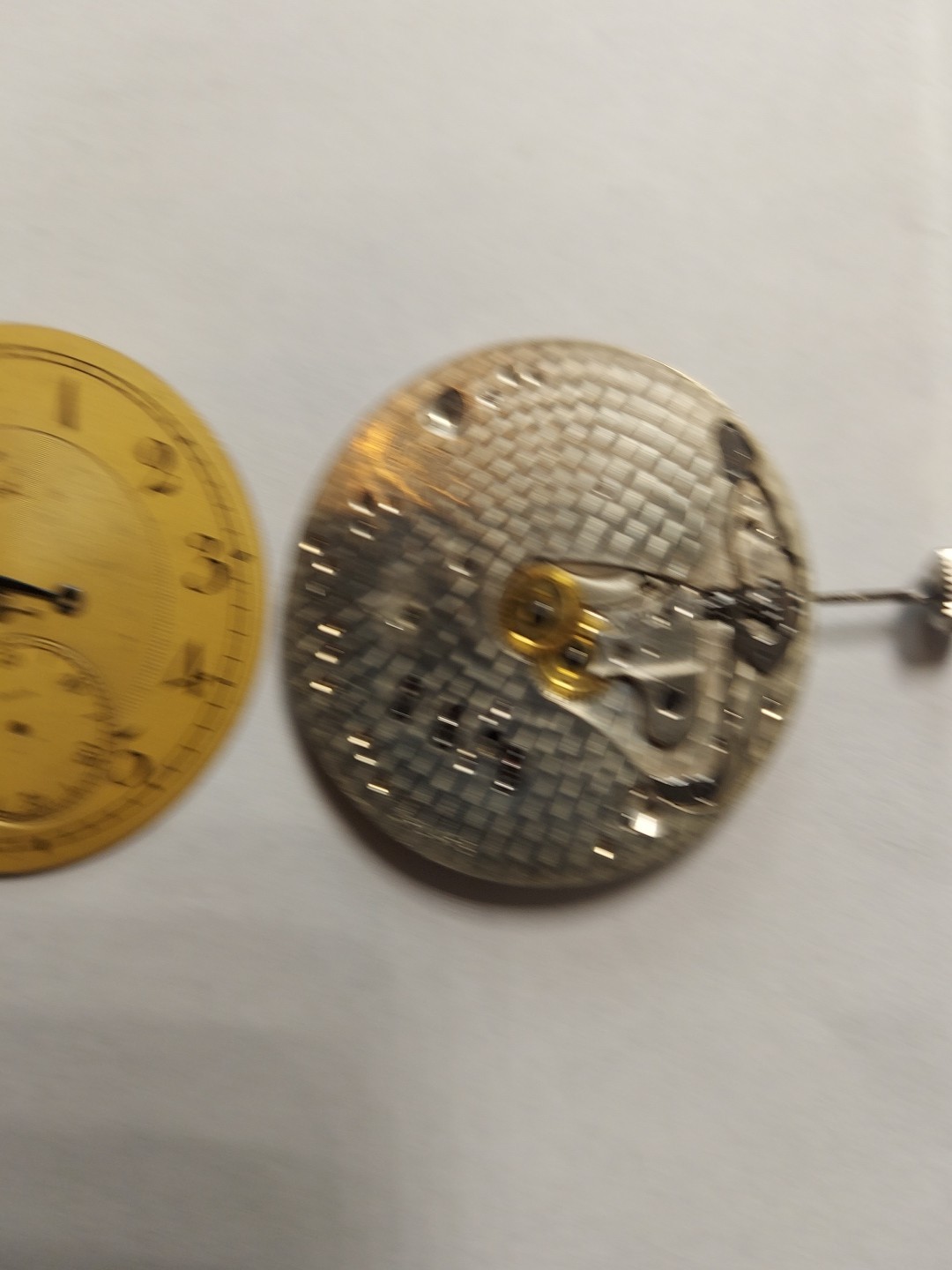 Agasiz Collectible P.W.Movement 21 Jewels 8 Adjusted Mens Dial Argent