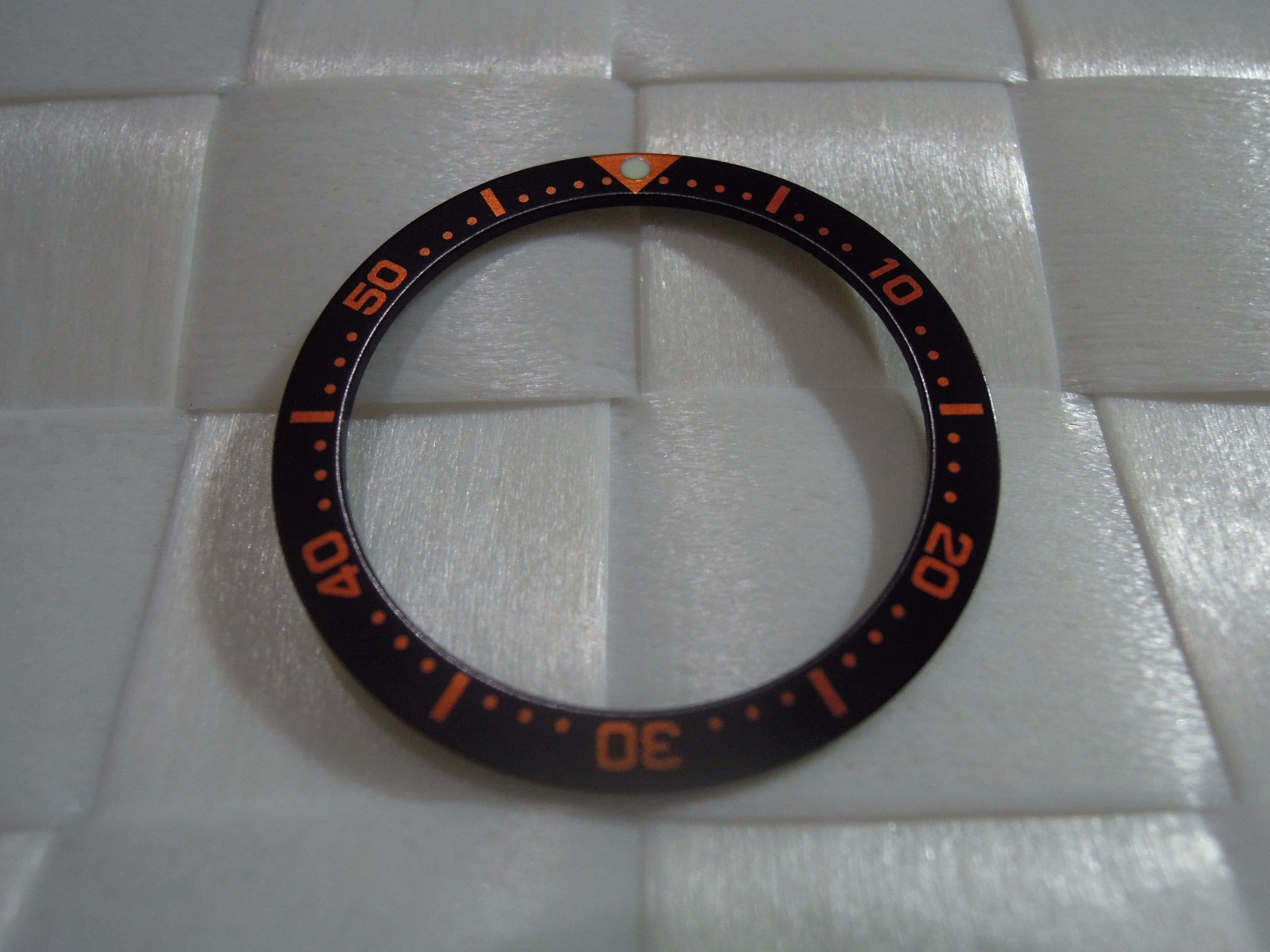 NEW BEZEL INSERT BLACK/ORANGE 33.5MM DIVERS MEDIUM SKX013(7S26-0030) / 4205-0150