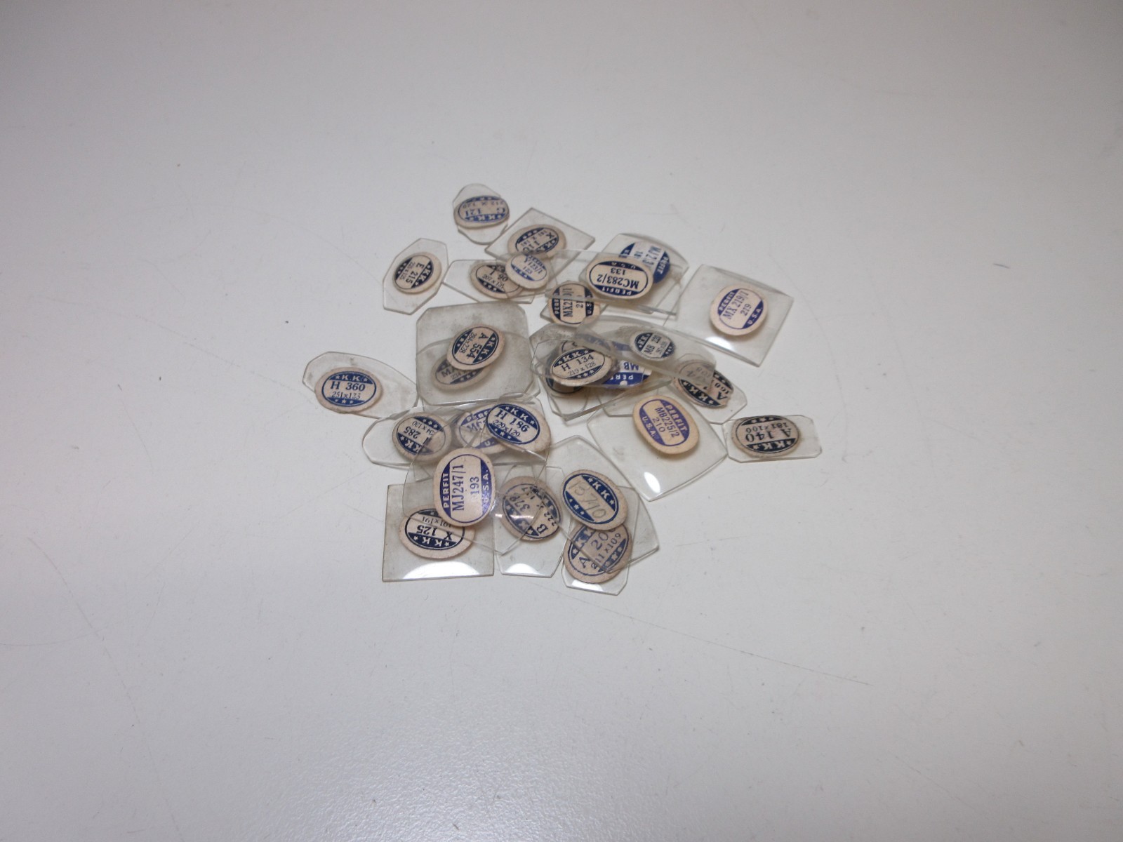 LOT OF 30 GLASS WATCH CRYSTAL MEN OR LADIES CRYSTALS PERFIT KK NEW OLD STOCK #P1