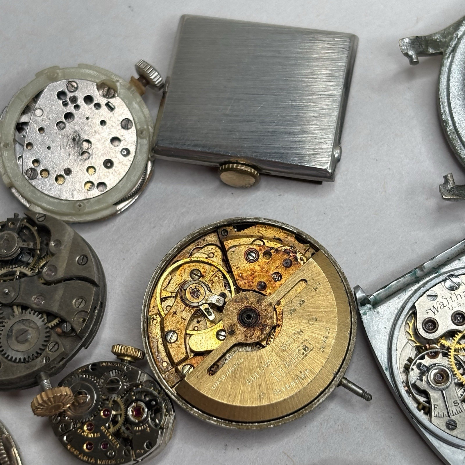 Broken Vintage Watch Movements Parts Lot – Bulova Automatic Waltham Gruen Elgin
