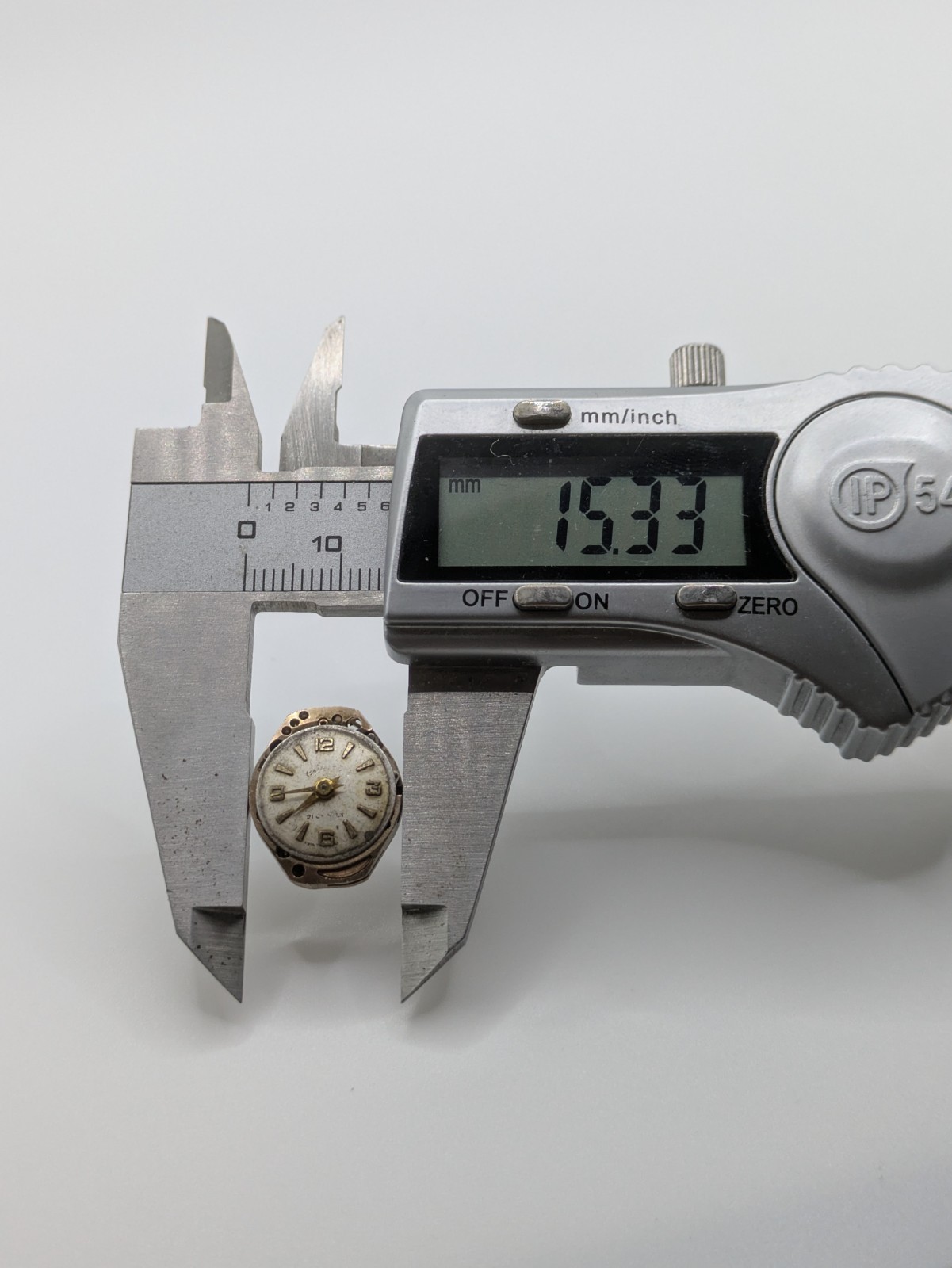Accurist FHF 60 Manual Wind Watch Movement UNTESTED 21 Jewels Swiss 15.3mm