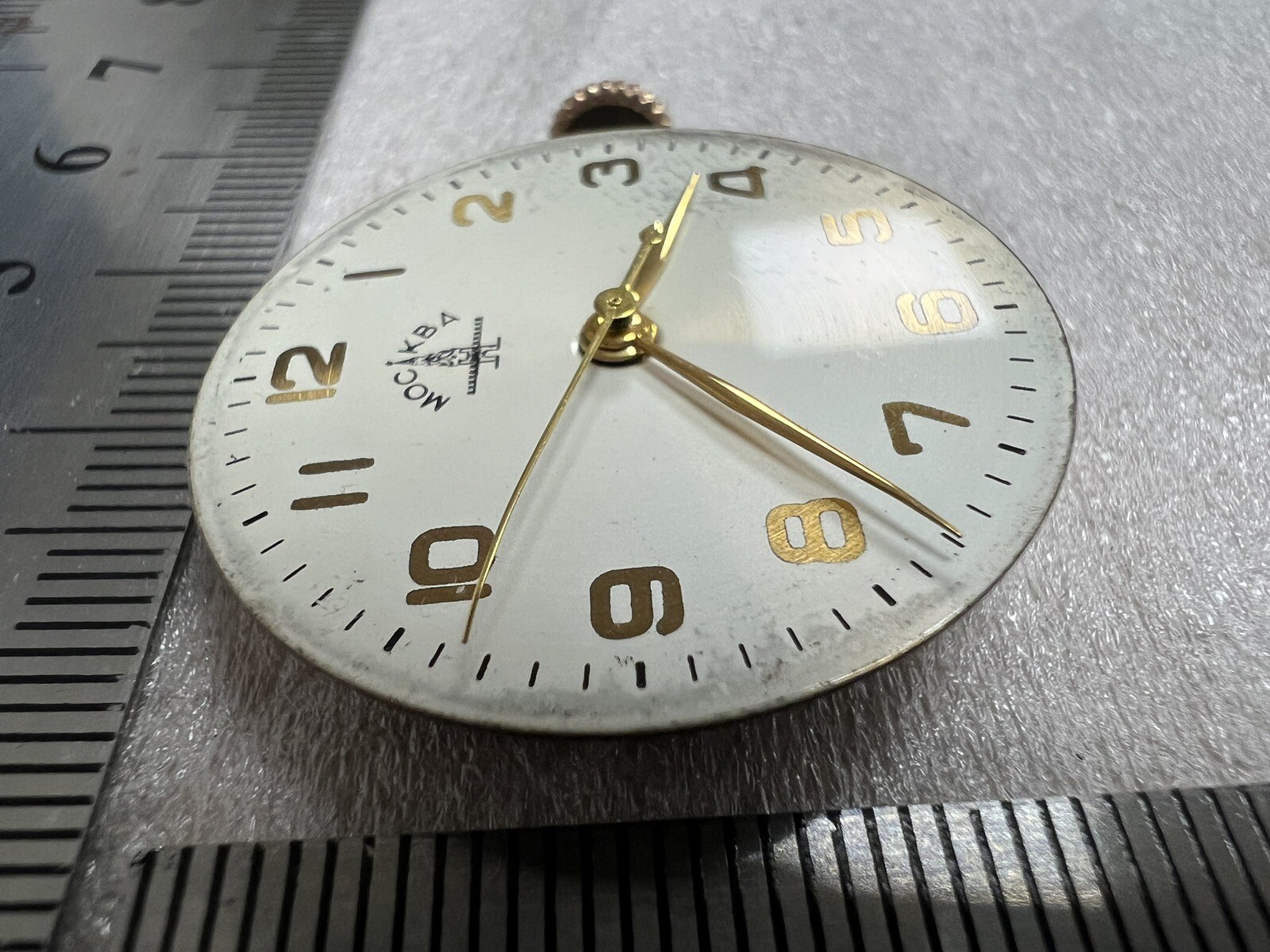 Watch movement USSR Moskva From Gold Watches 1MCHZ. FOR PARTS