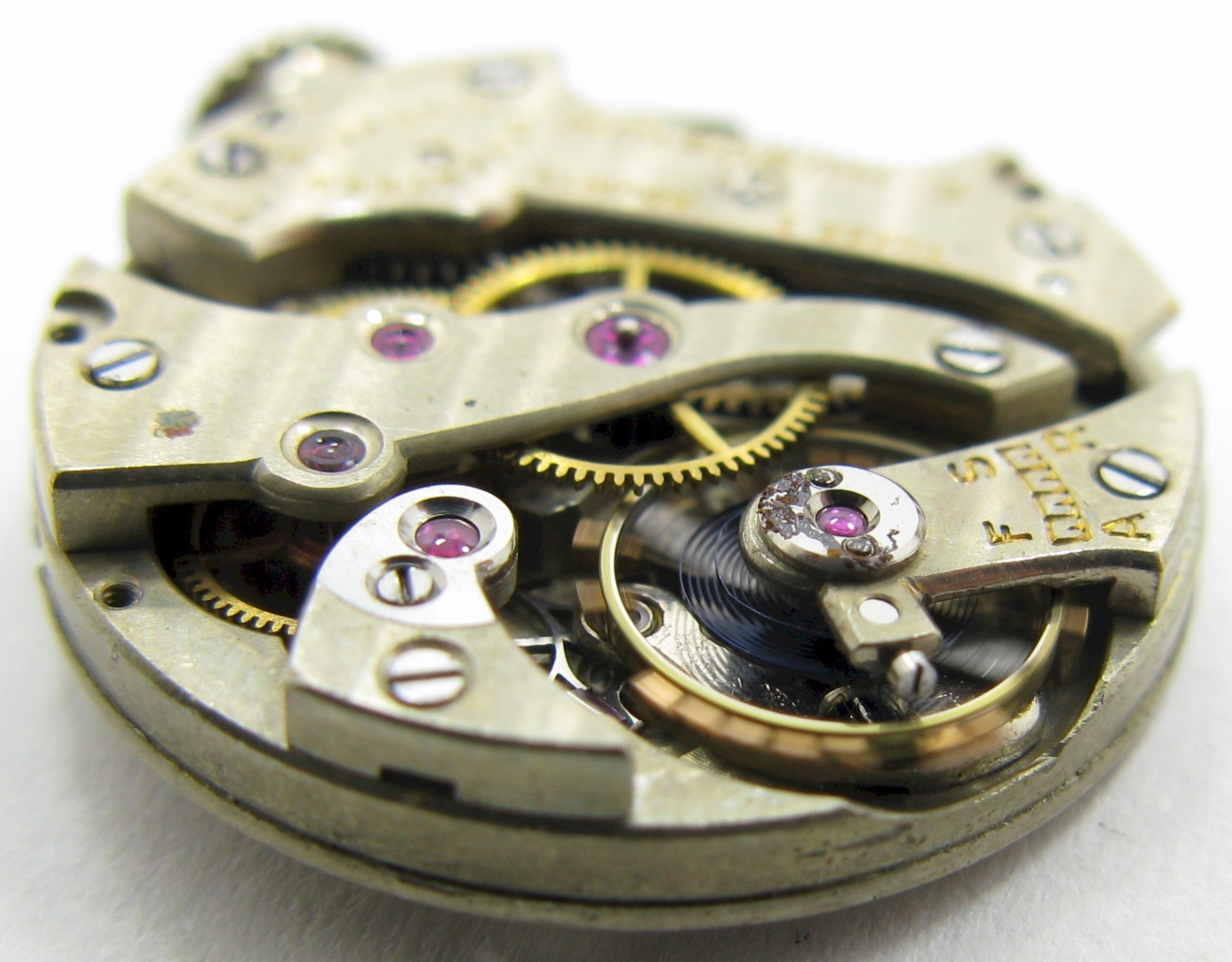 Quality round Swiss Watch E. Huguenin movement 17 jewels 3 adj. fit 2 hands