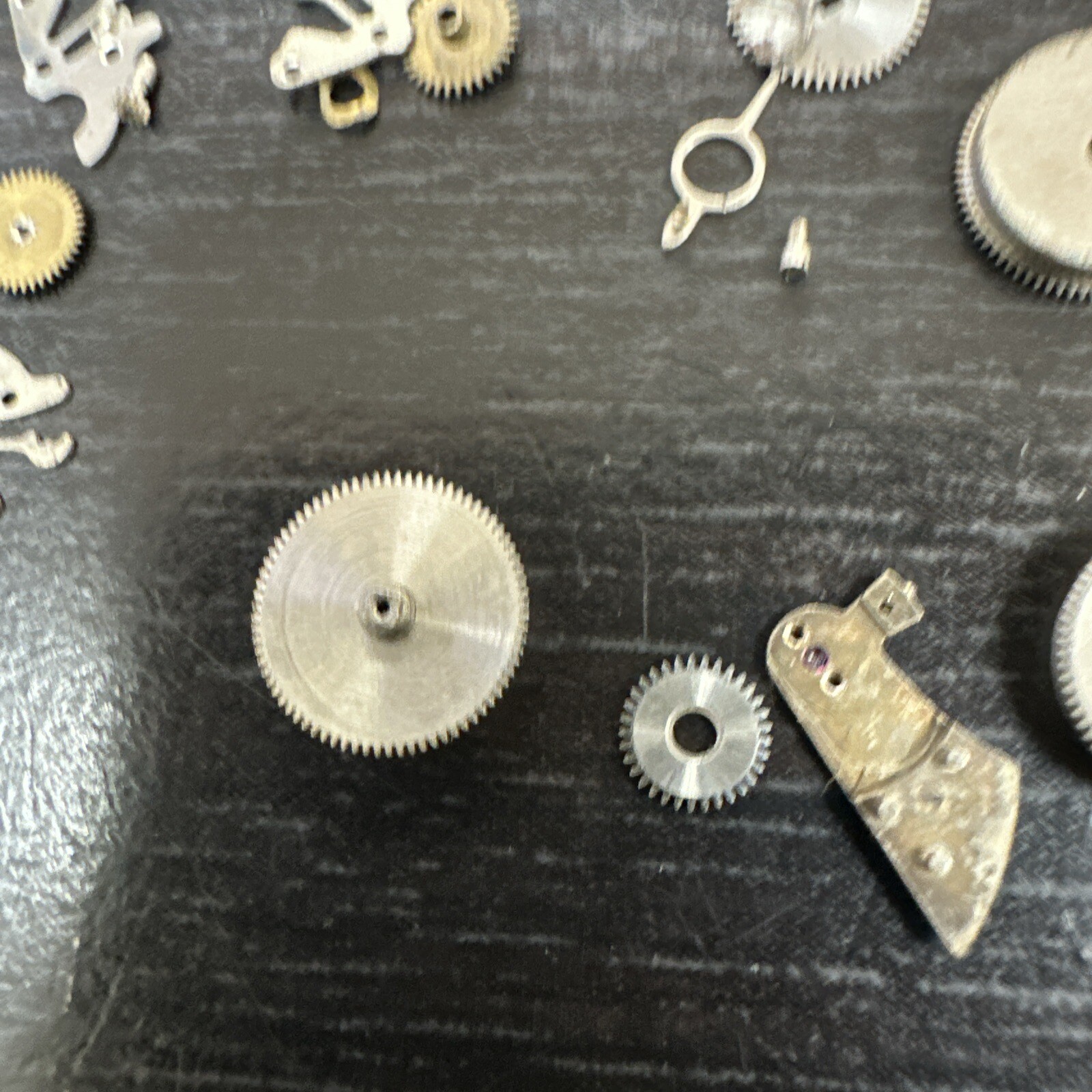 Vintage Bulova 1945 10BA 17 jewel wrist watch movement For Parts And Repairs