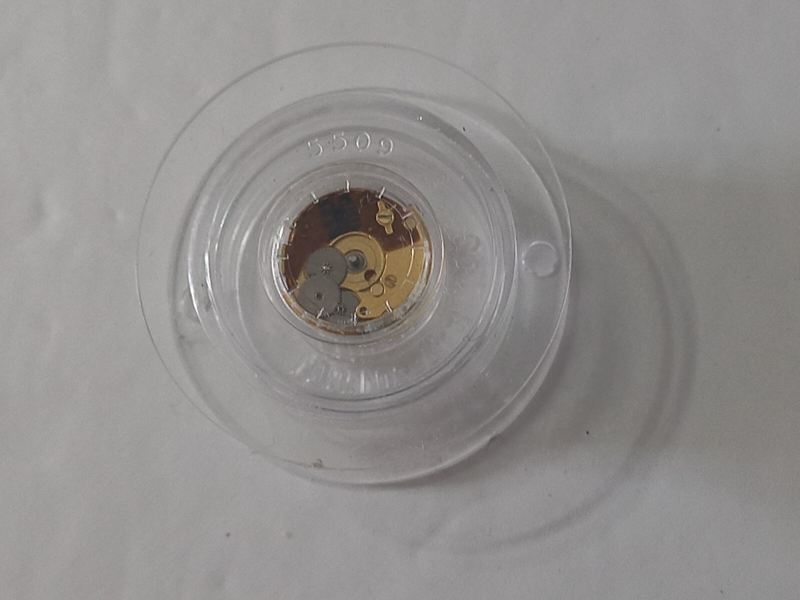 ETA 201.001 QUARTZ MOVEMENT SWISS MADE FOR PARTS REPPAIR – NOT WORKING