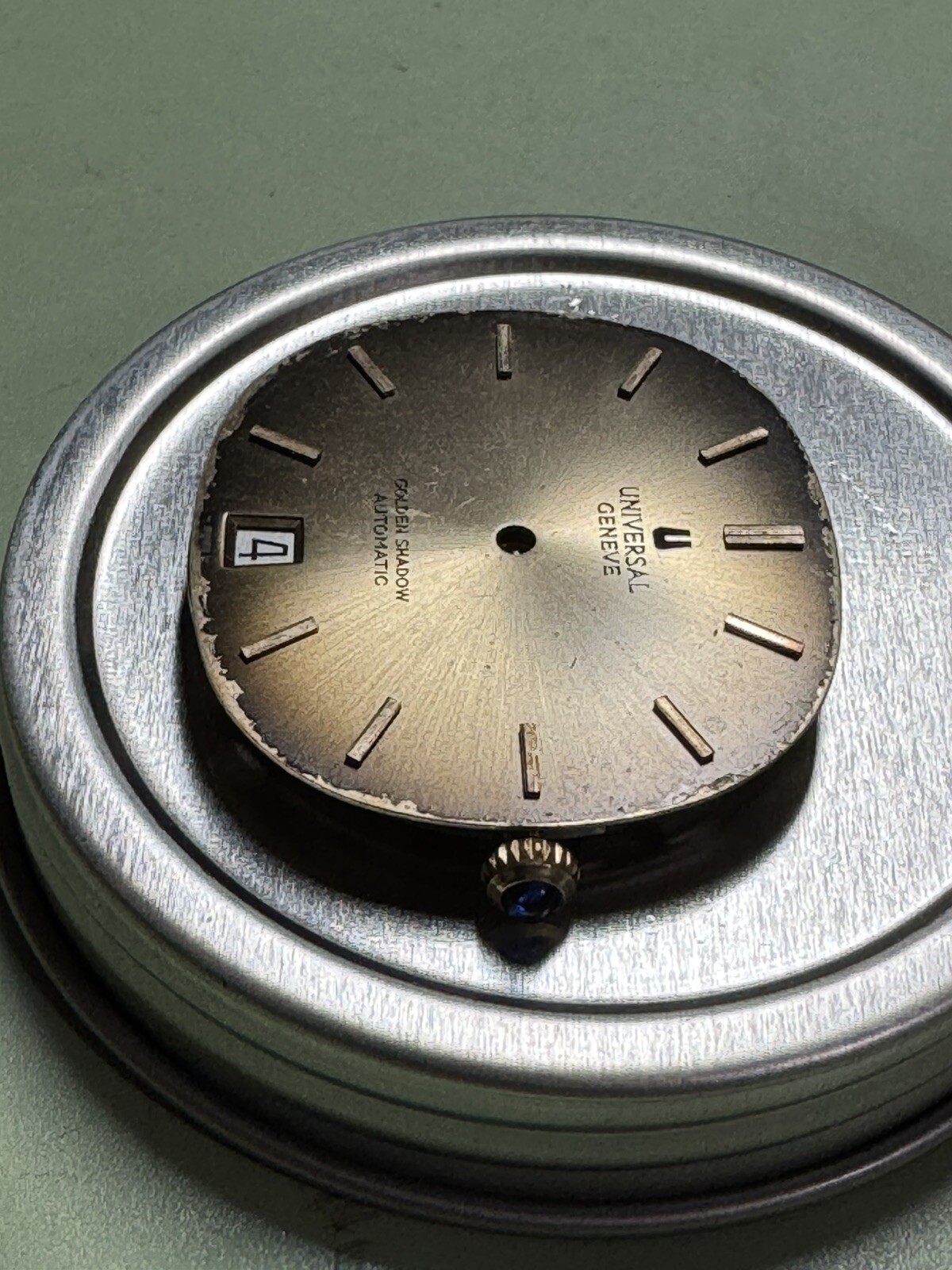 UNIVERSAL GENEVE cal. 2-67 MICRO ROTOR MOVEMENT / GOLDEN SHADOW DIAL and CROWN