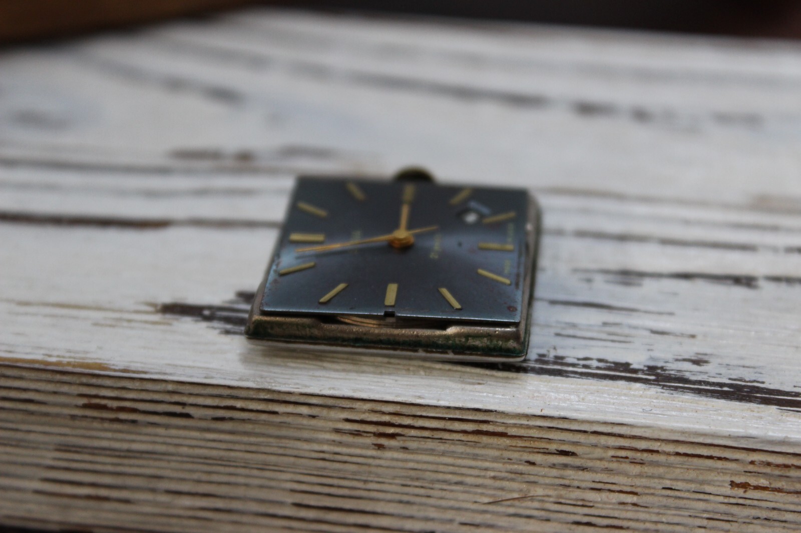 The dial of the men’s watch Slava 2414 21 stone of the USSR does not work