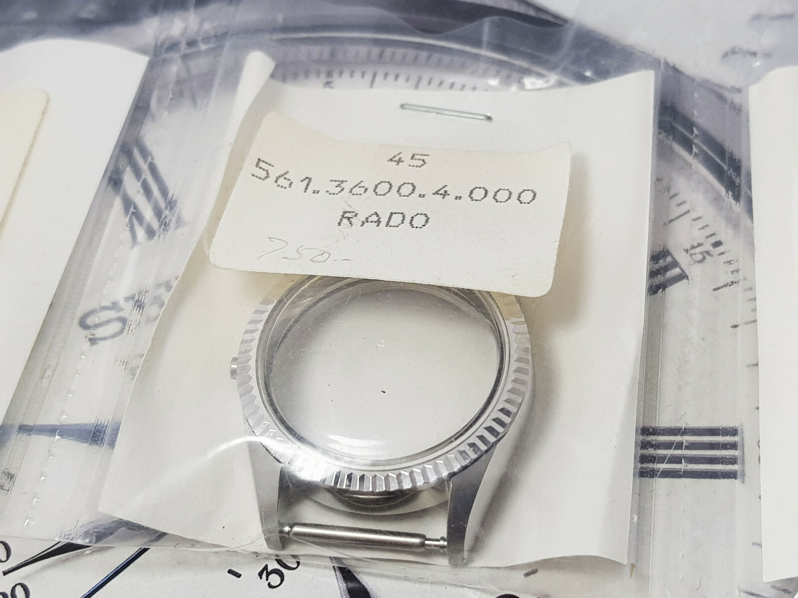 NEW OLD STOCK CASE VINTAGE RADO VOYAGER 561.3600.4 SS FLUTED BEZEL LADYS.