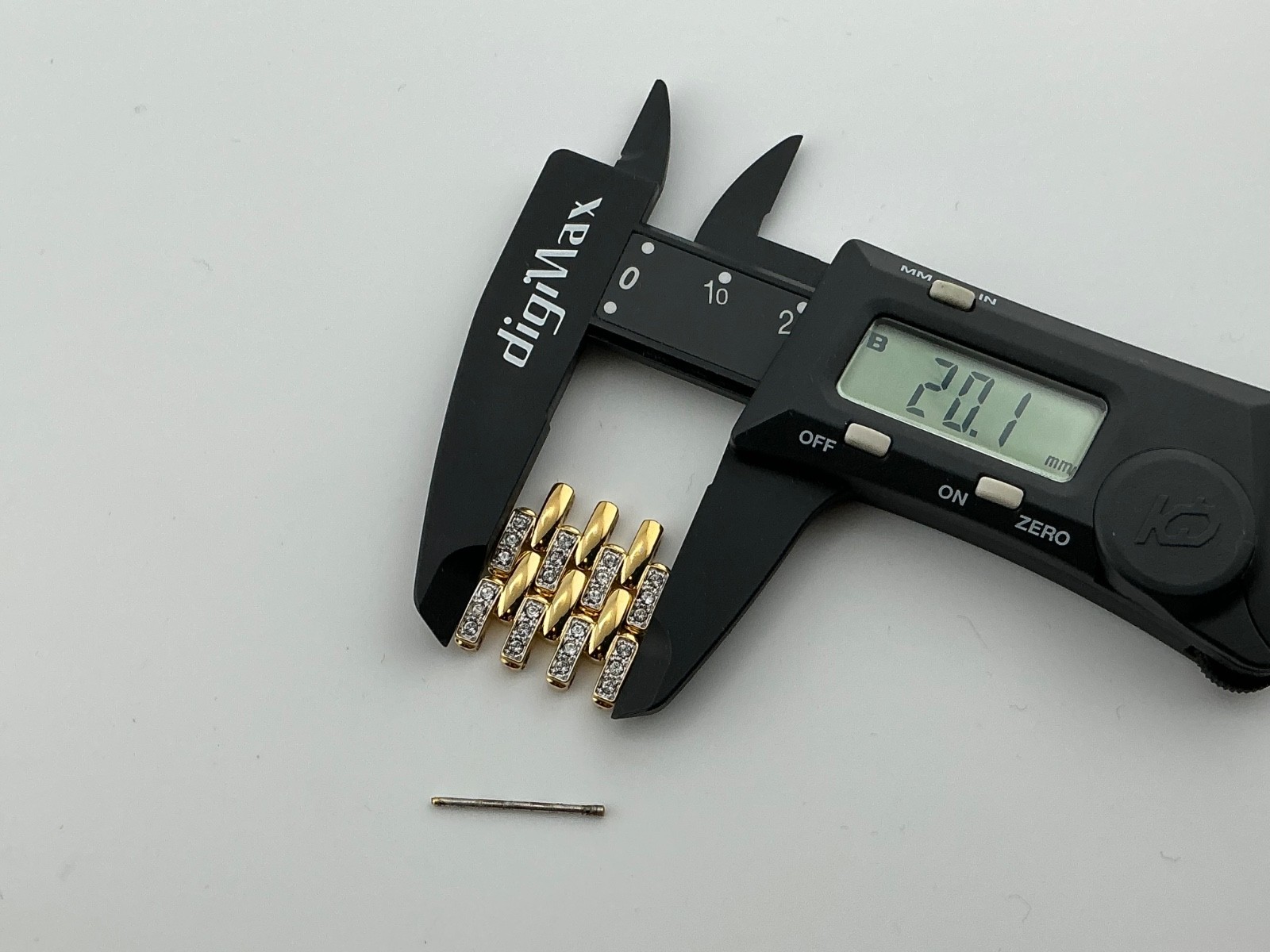 Wittnauer Watch 2 Links Model 12A07 and 12A08 Gold Tone 20mm